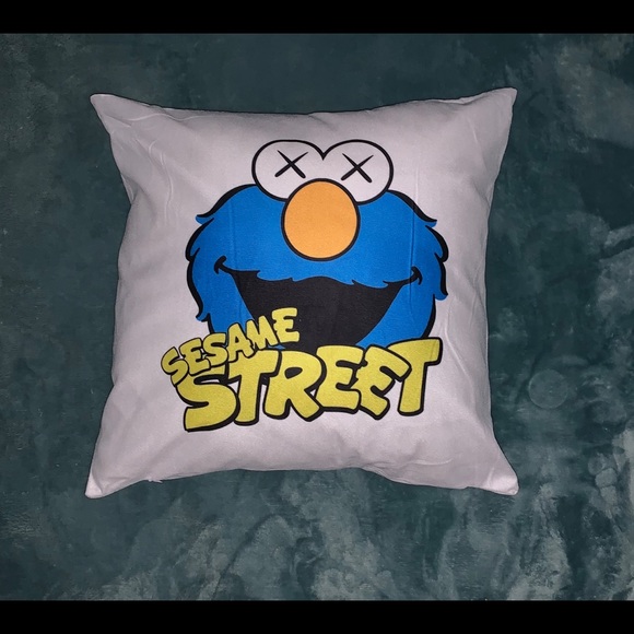 Couch/Bed Pillow - Picture 6 of 9